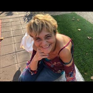 Meet your Posher, Connie